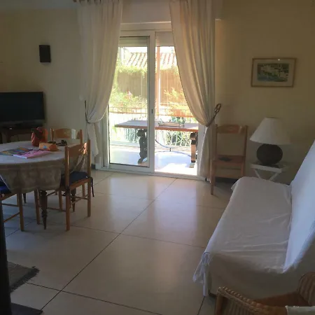 Vila Diane 628 *