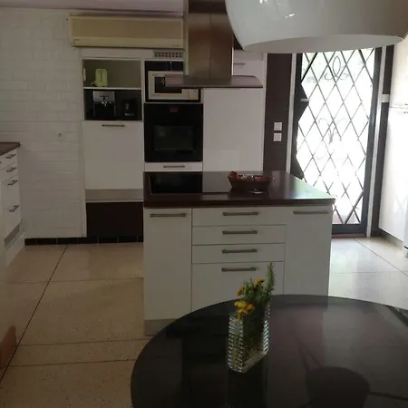 Diane 628 Vila *